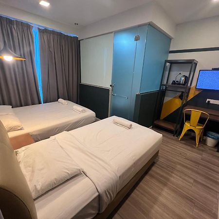 Smile Hotel Subang Airport Shah Alam Bagian luar foto